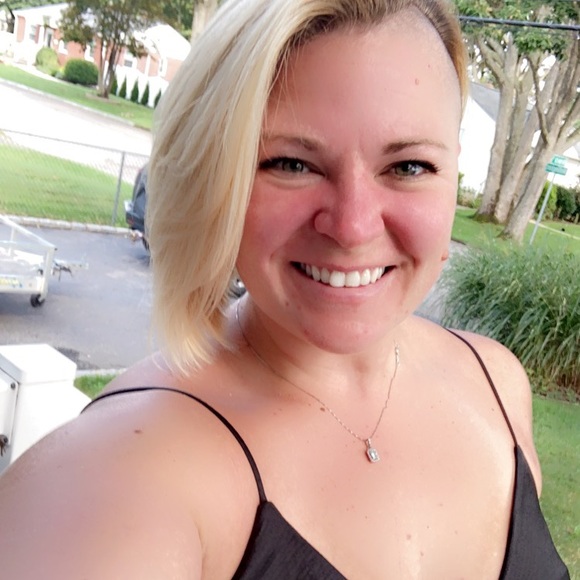 Meet your Posher, Kim - Picture 1 of 1